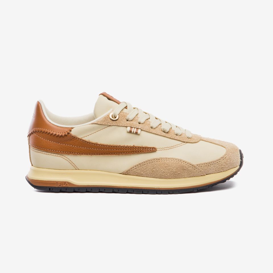 Tênis Fila X Arezzo 70 Trainer Feminino